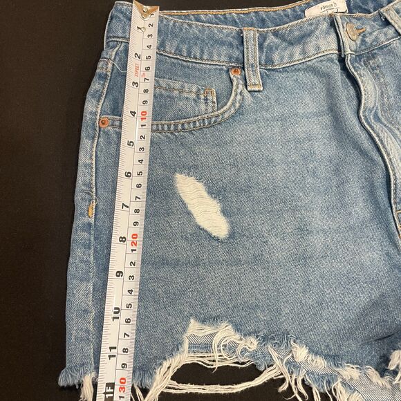 ~ Forever 21 sz 29 Jean Shorts Frayed Raw Hem Ripped Cut Offs Medium Blue Denim - Picture 5 of 15